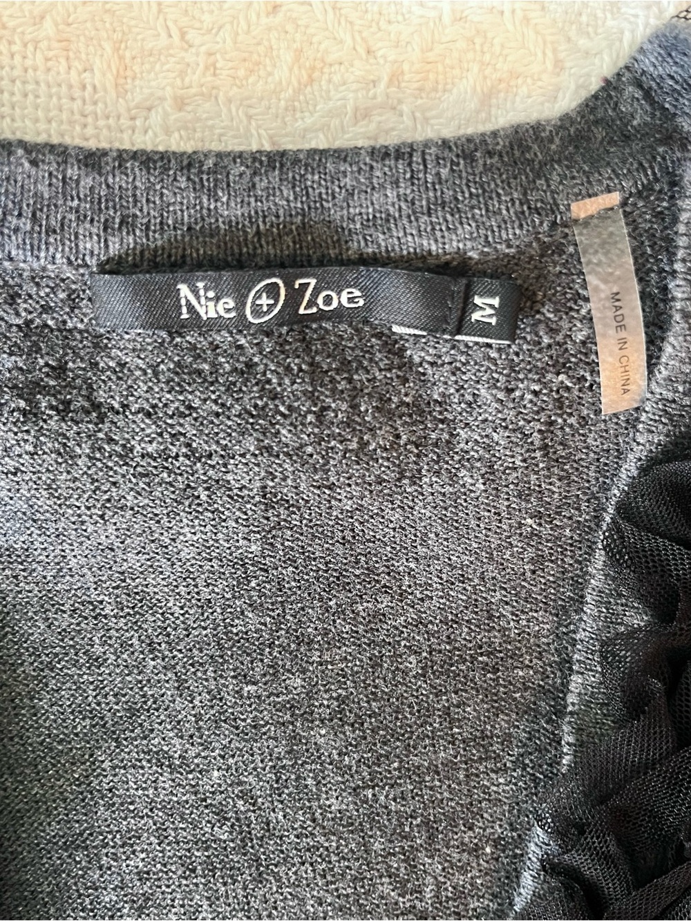 NWT NIC+ZOE Charcoal Gray Ruffle-Trim 3-Button Fitted Cardigan NEW - Picture 6 of 12